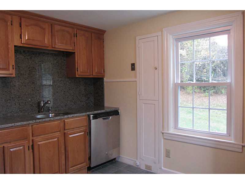 14 Sanderson Road Johnston, RI 02919 - Photo 6 of 25 Kitchen.