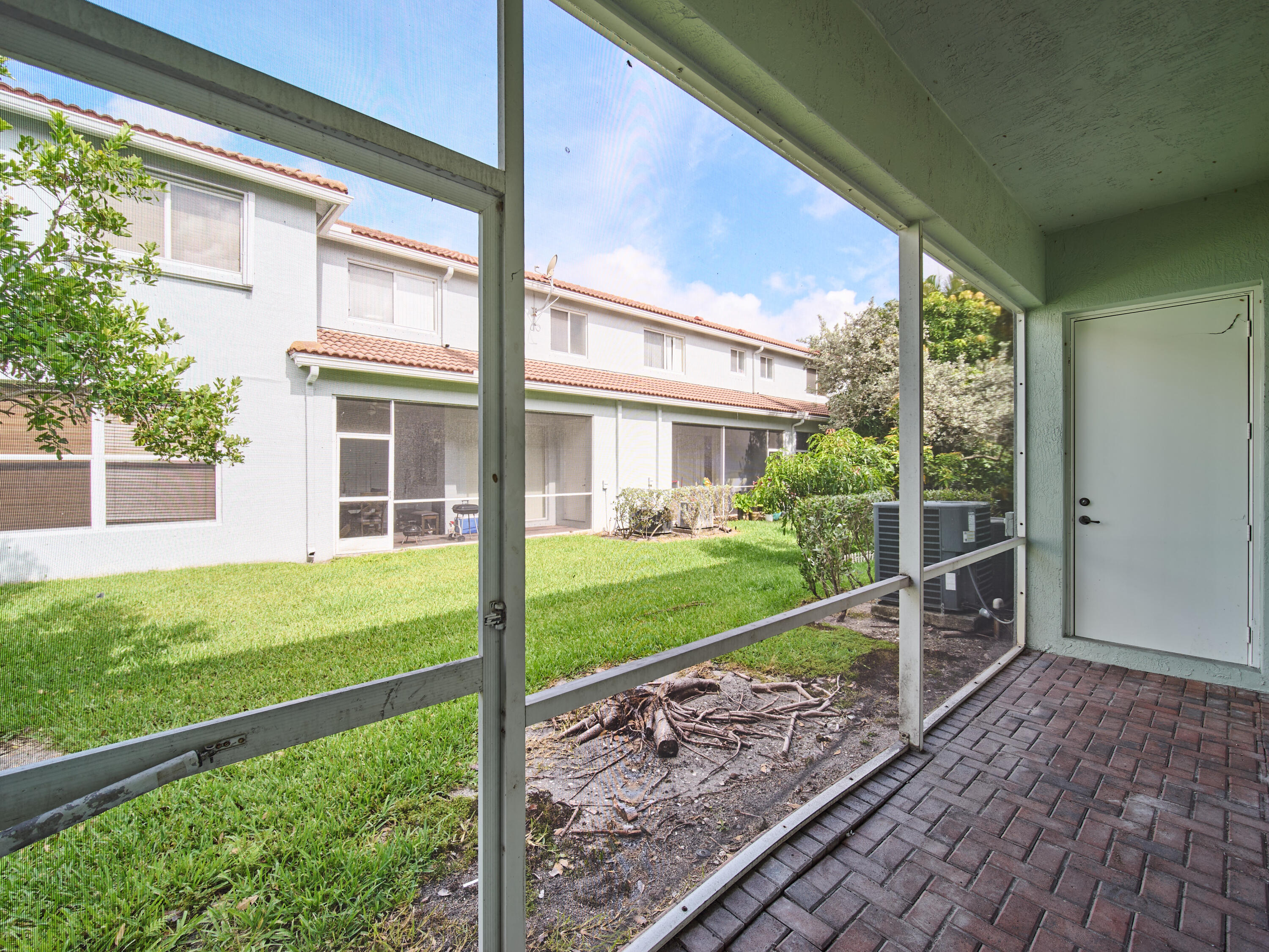 2052 Oakhurst Way Riviera Beach, FL 33404 - Photo 21 of 36 P1172443_HDR