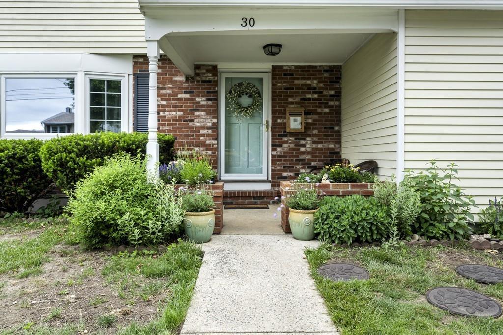 30 Sonning Road Beverly, MA 01915 - Photo 3 of 23 Gallery Image 3