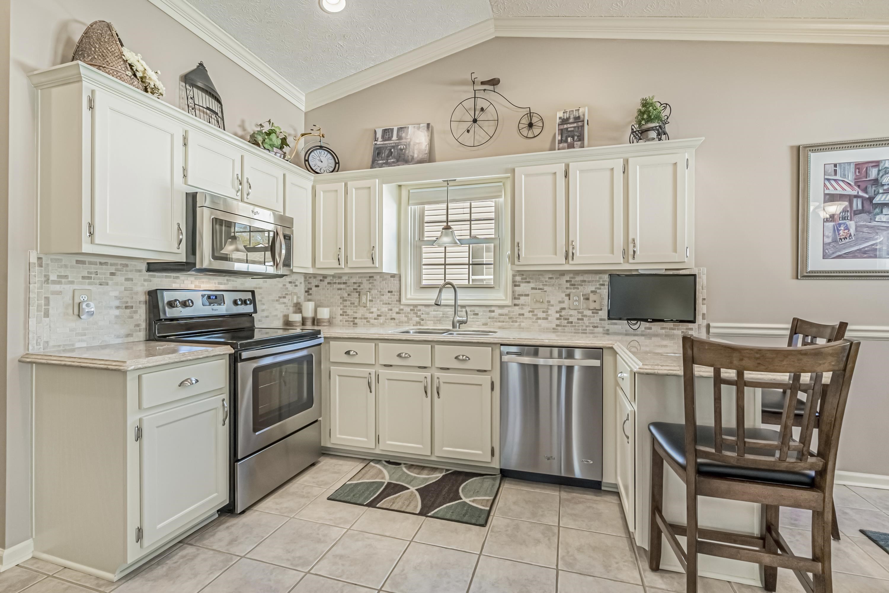 923 Wind Sail Court Murrells Inlet, SC 29576 - Photo 9 of 36 Gallery Image 9
