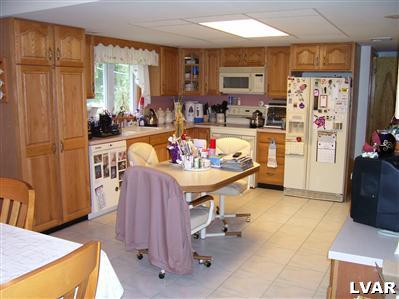 5418 Chapmans Road Allentown, PA 18104 - Photo 8 of 14 Kitchen