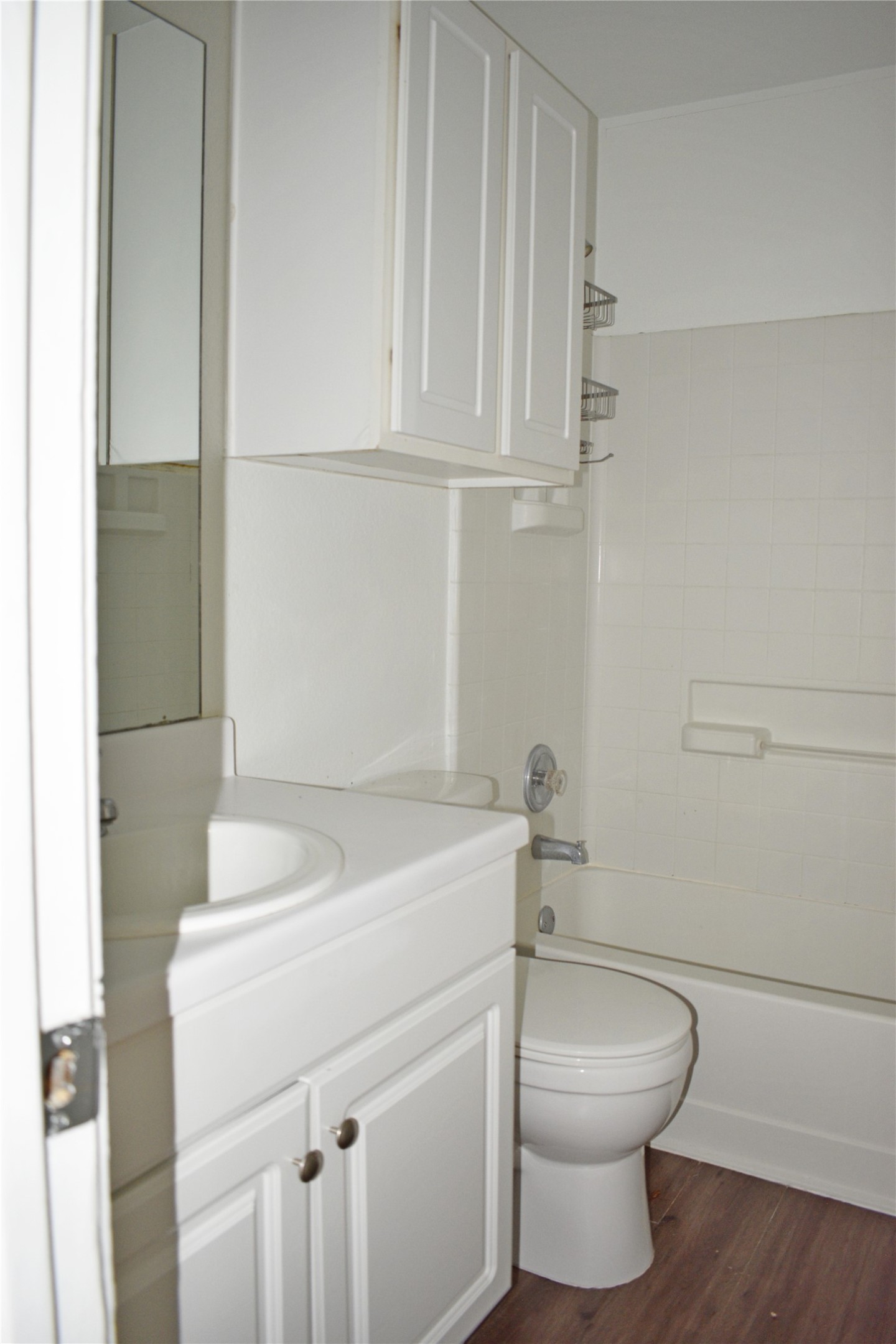 804 Lavaca Loop Elgin, TX 78621 - Photo 10 of 11 Secondary Full bathroom in the hall. MIL plan