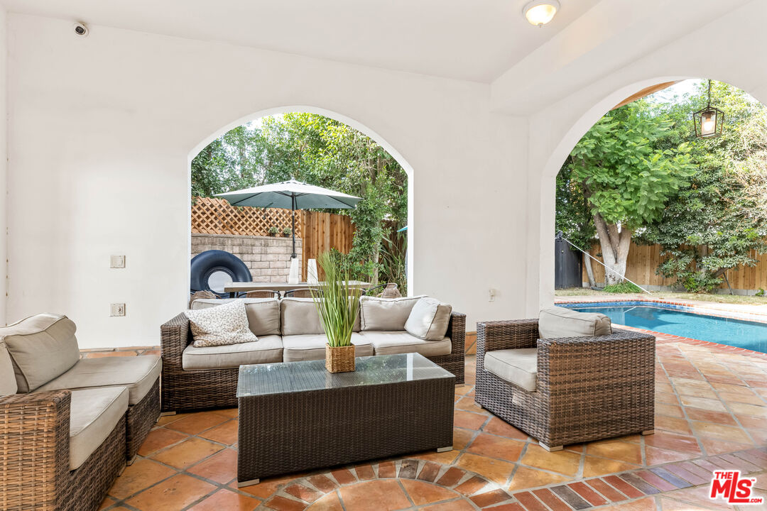 12109 Maxwellton Road Studio City, CA 91604 - Photo 5 of 75