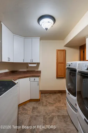 $1,195,000 | 268 Fisherman's Lane, Freedom, WY 83120