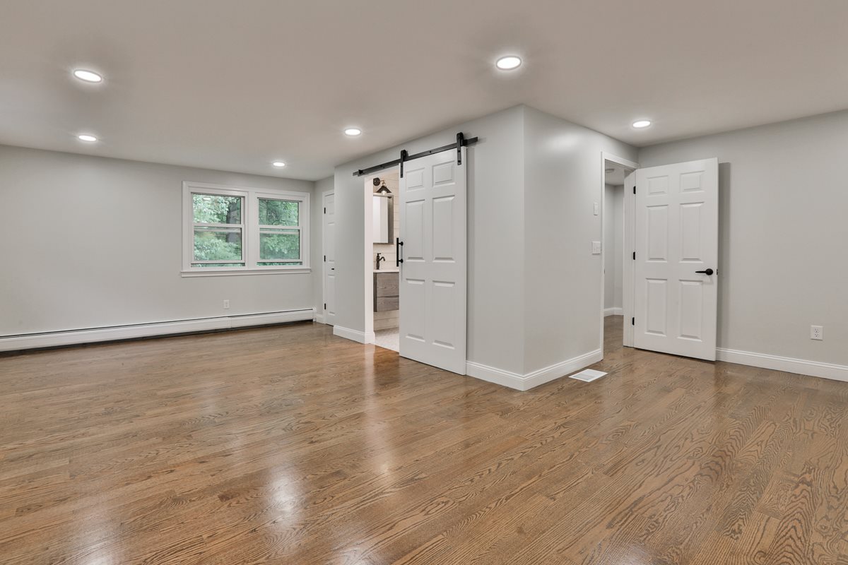 4 Driftwood Road Derry, NH 03038 - Photo 11 of 35