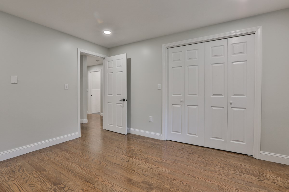 4 Driftwood Road Derry, NH 03038 - Photo 15 of 35