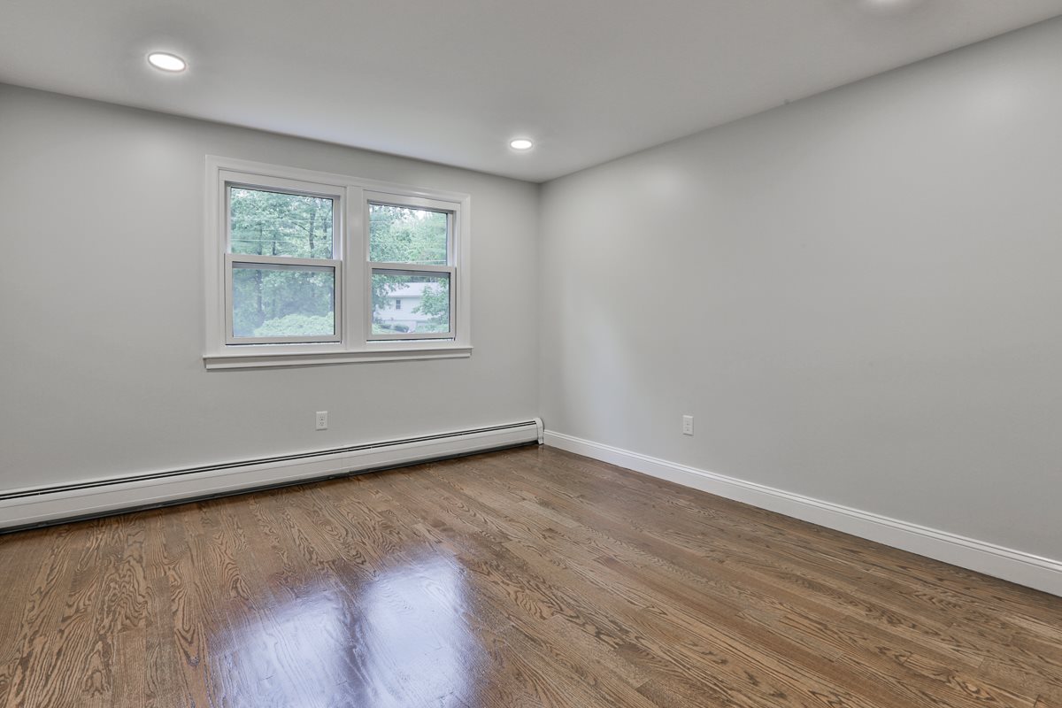 4 Driftwood Road Derry, NH 03038 - Photo 16 of 35