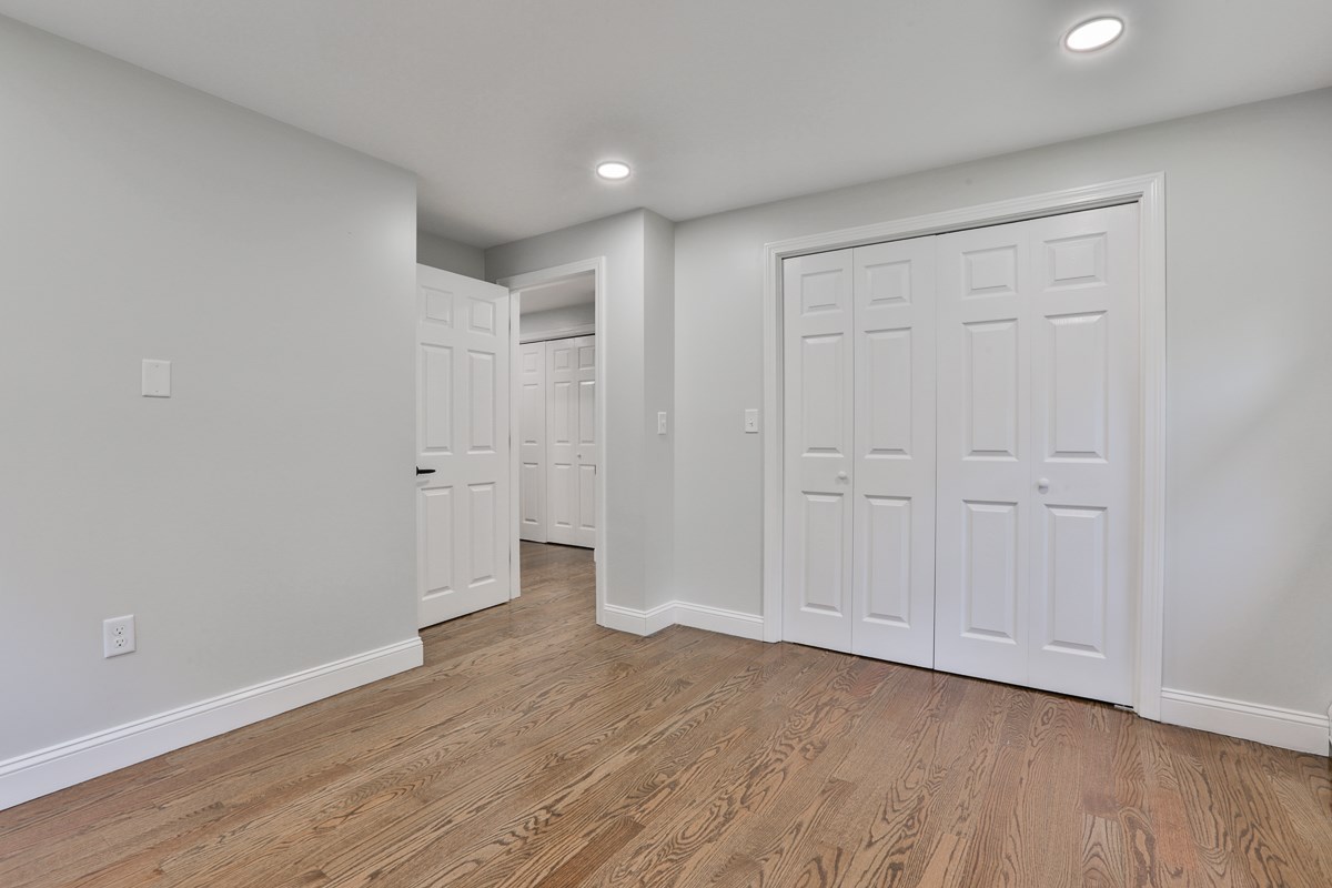 4 Driftwood Road Derry, NH 03038 - Photo 17 of 35