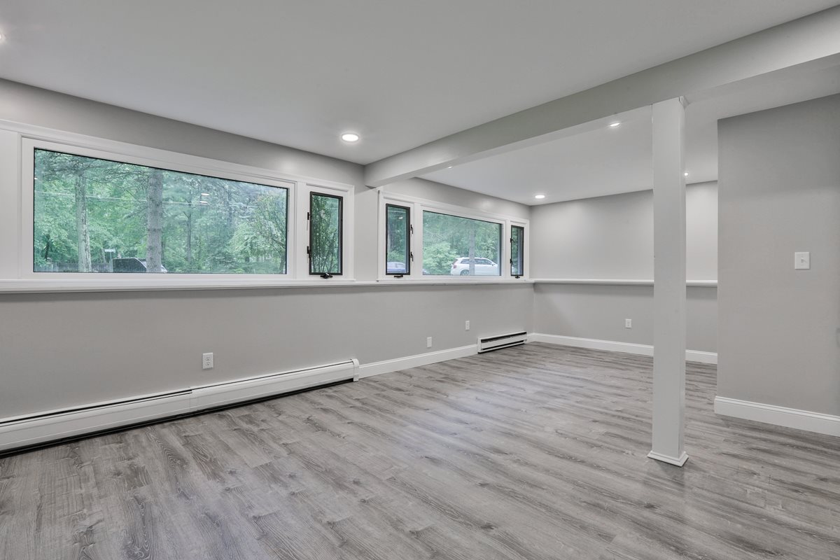 4 Driftwood Road Derry, NH 03038 - Photo 27 of 35