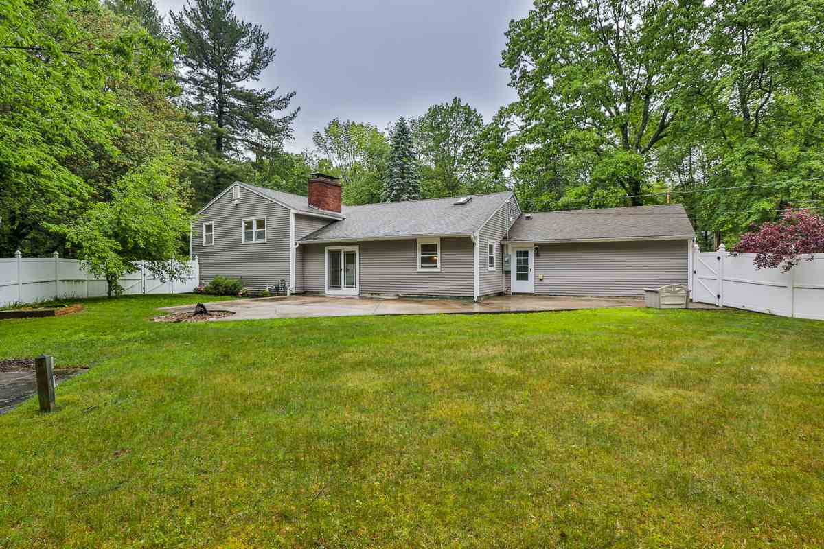 4 Driftwood Road Derry, NH 03038 - Photo 34 of 35