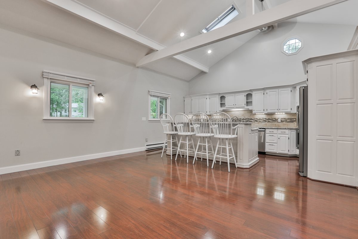 4 Driftwood Road Derry, NH 03038 - Photo 5 of 35