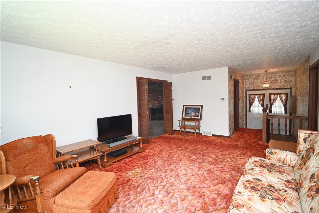 5735 Herbert Road Canfield, OH 44406 - Photo 7 of 48