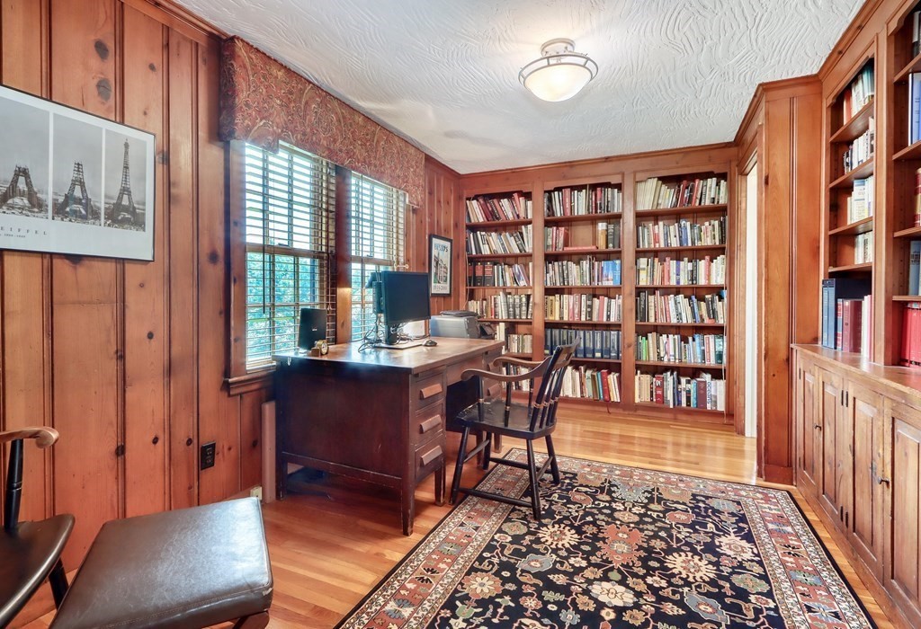 37 Sherwood Road Melrose, MA 02176 - Photo 13 of 42