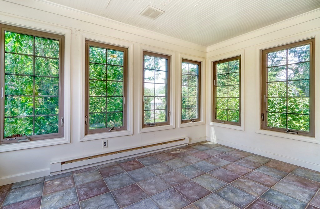 37 Sherwood Road Melrose, MA 02176 - Photo 15 of 42