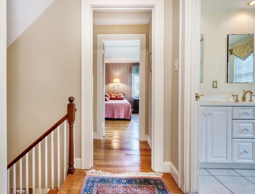 37 Sherwood Road Melrose, MA 02176 - Photo 17 of 42