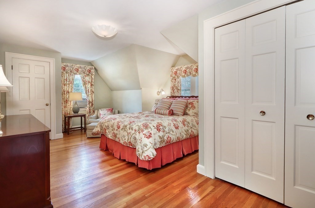 37 Sherwood Road Melrose, MA 02176 - Photo 19 of 42