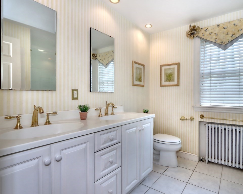 37 Sherwood Road Melrose, MA 02176 - Photo 26 of 42