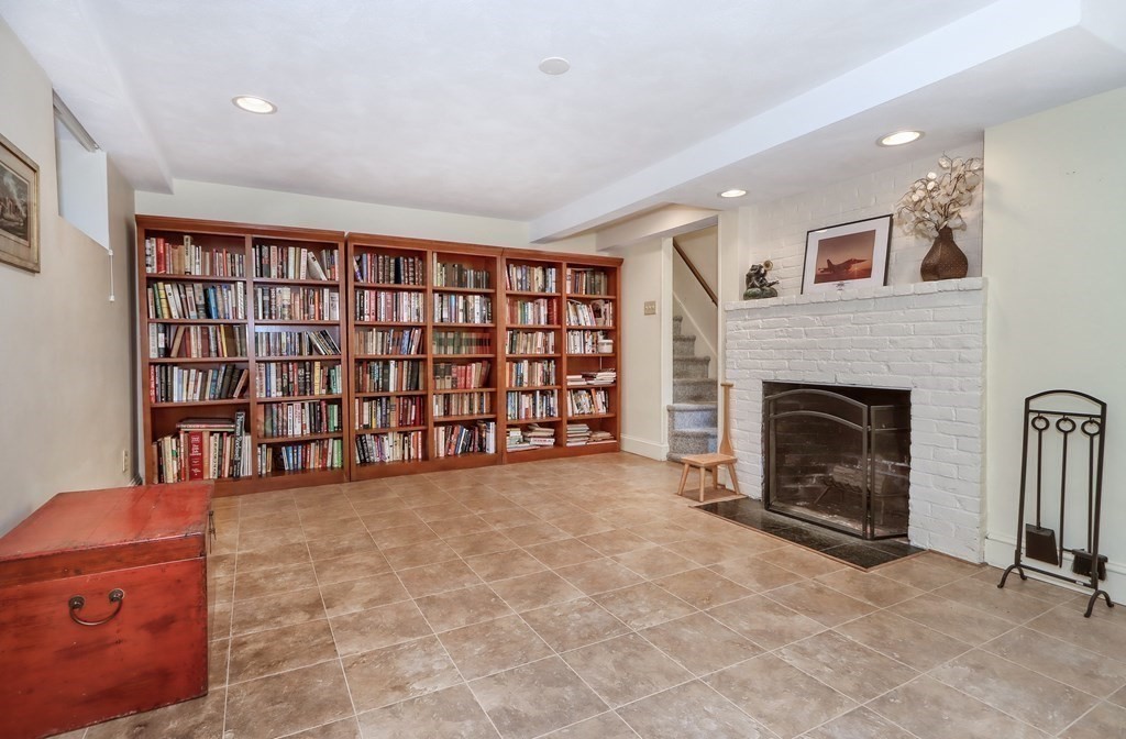 37 Sherwood Road Melrose, MA 02176 - Photo 29 of 42