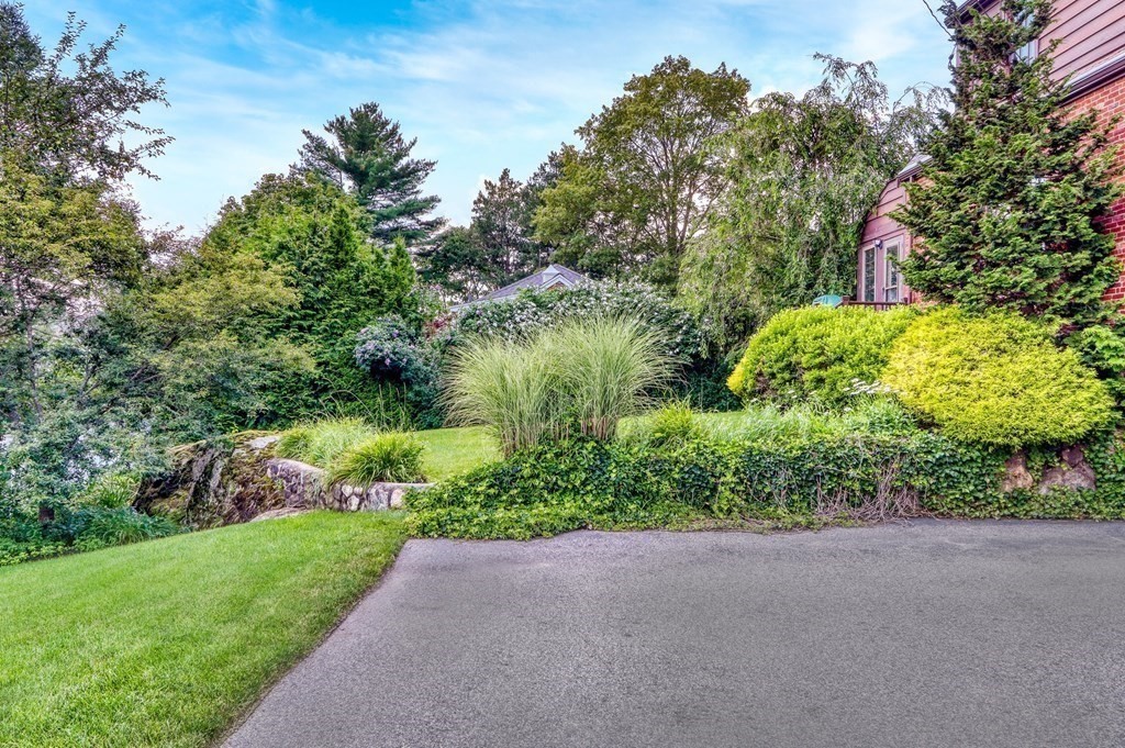 37 Sherwood Road Melrose, MA 02176 - Photo 33 of 42