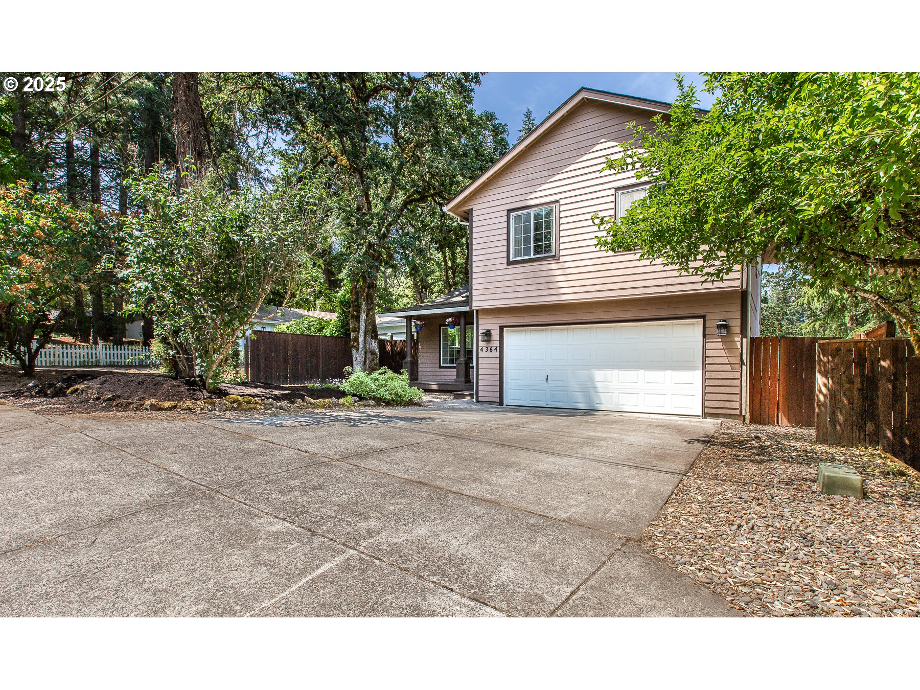 4364 Fox Hollow Road Eugene, OR 97405 - Photo 3 of 41 Gallery Image 3