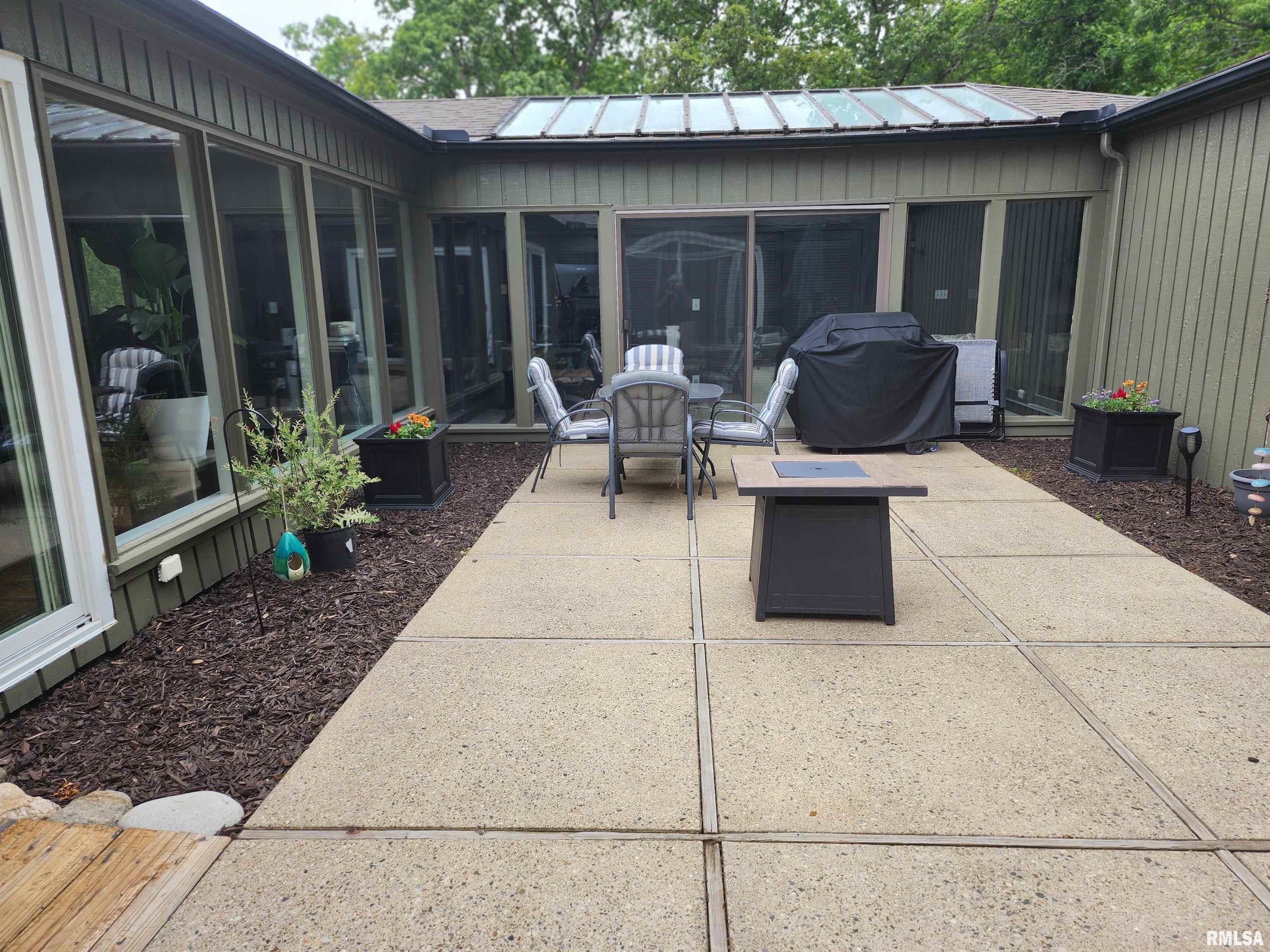 465 Shoreline Drive Decatur, IL 62521 - Photo 20 of 38