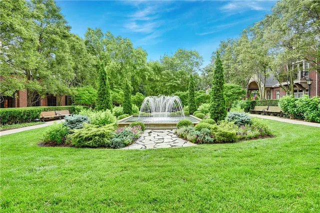 $665,000 | 4900 Central Street, Unit 104, Kansas City, MO 64112