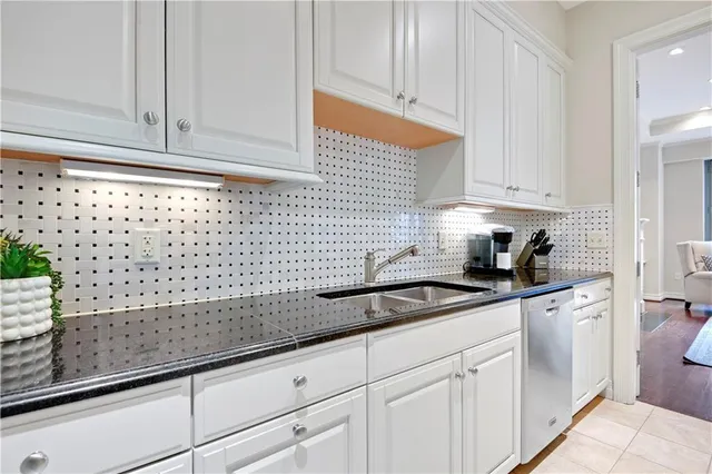 $665,000 | 4900 Central Street, Unit 104, Kansas City, MO 64112