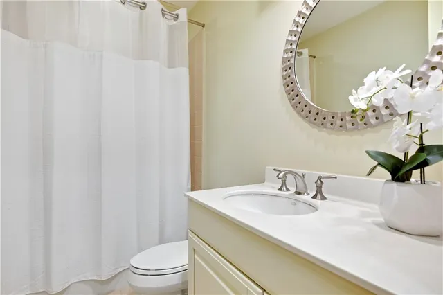 $665,000 | 4900 Central Street, Unit 104, Kansas City, MO 64112