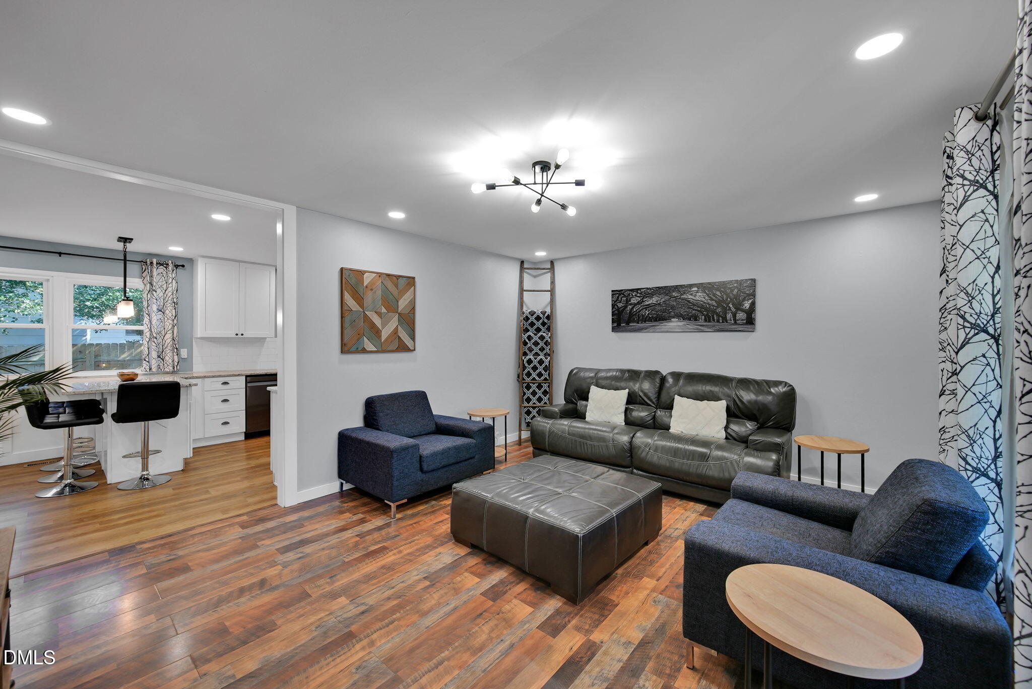 5920 Whittier Drive Raleigh, NC 27609 - Photo 6 of 51 10-web-or-mls-DSC06489