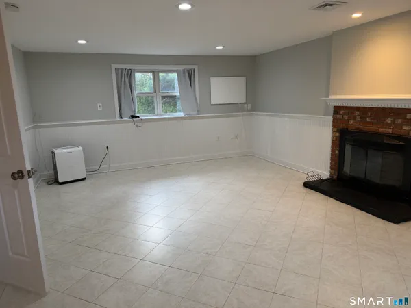 $1,600 | Undisclosed Address, Ansonia, CT 06401