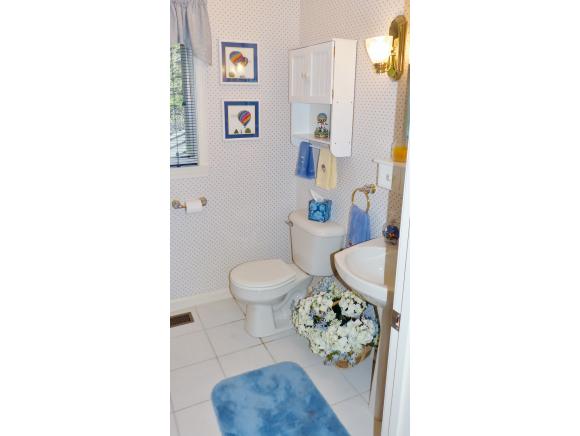 744 Fairbanks Turn Quechee, VT 05059 - Photo 15 of 24