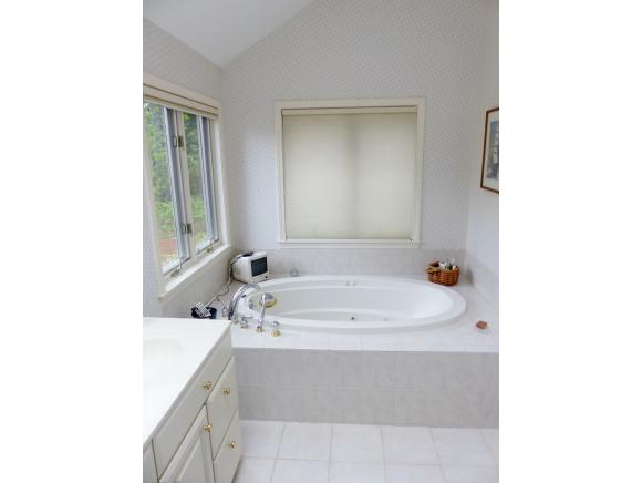 744 Fairbanks Turn Quechee, VT 05059 - Photo 10 of 24