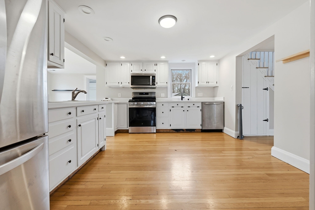 54 Rabbit Road Salisbury, MA 01952 - Photo 10 of 42
