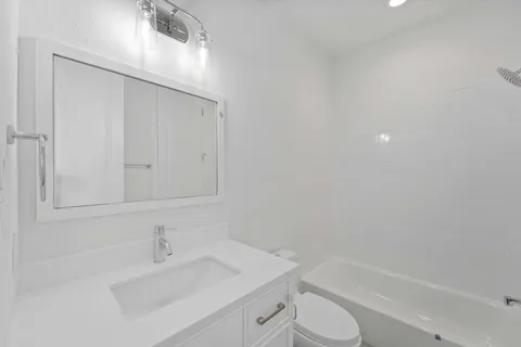$290,000 | 102 East 44th Street, Unit C, Houston, TX 77018