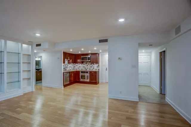 $165,000 | 475 North Highland Street, Unit 5B, Memphis, TN 38122