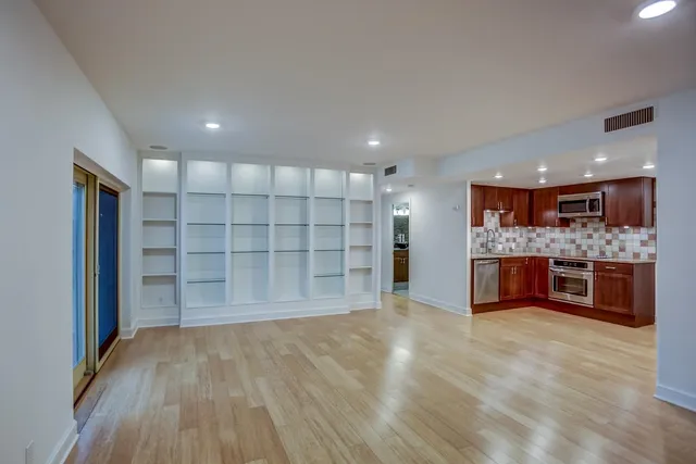 $165,000 | 475 North Highland Street, Unit 5B, Memphis, TN 38122