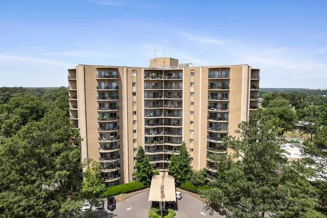$165,000 | 475 North Highland Street, Unit 5B, Memphis, TN 38122