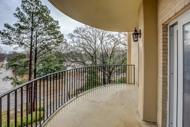 $165,000 | 475 North Highland Street, Unit 5B, Memphis, TN 38122