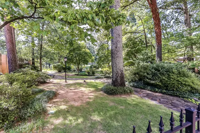 $165,000 | 475 North Highland Street, Unit 5B, Memphis, TN 38122