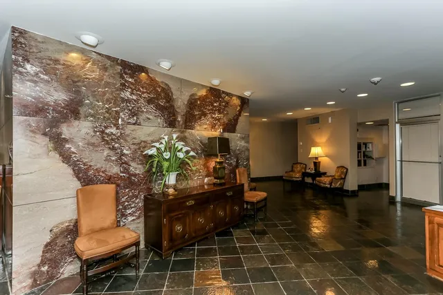 $165,000 | 475 North Highland Street, Unit 5B, Memphis, TN 38122