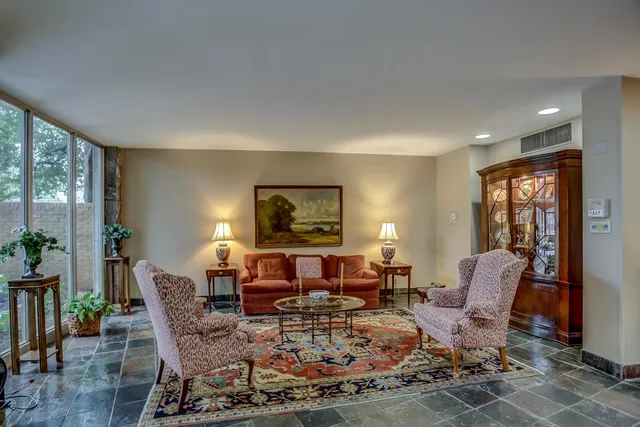 $165,000 | 475 North Highland Street, Unit 5B, Memphis, TN 38122