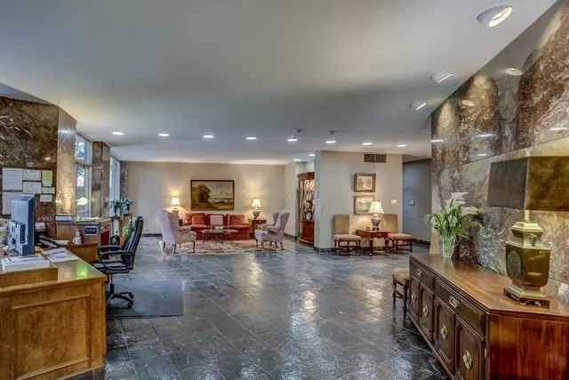 $165,000 | 475 North Highland Street, Unit 5B, Memphis, TN 38122