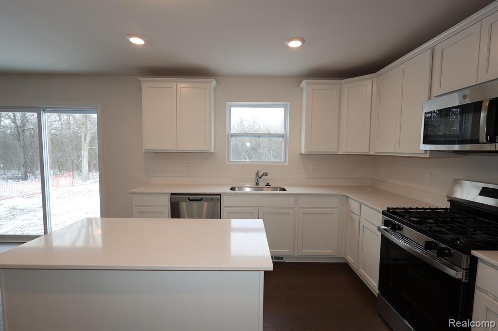 54757 Mockingbird Chesterfield, MI 48047 - Photo 4 of 26