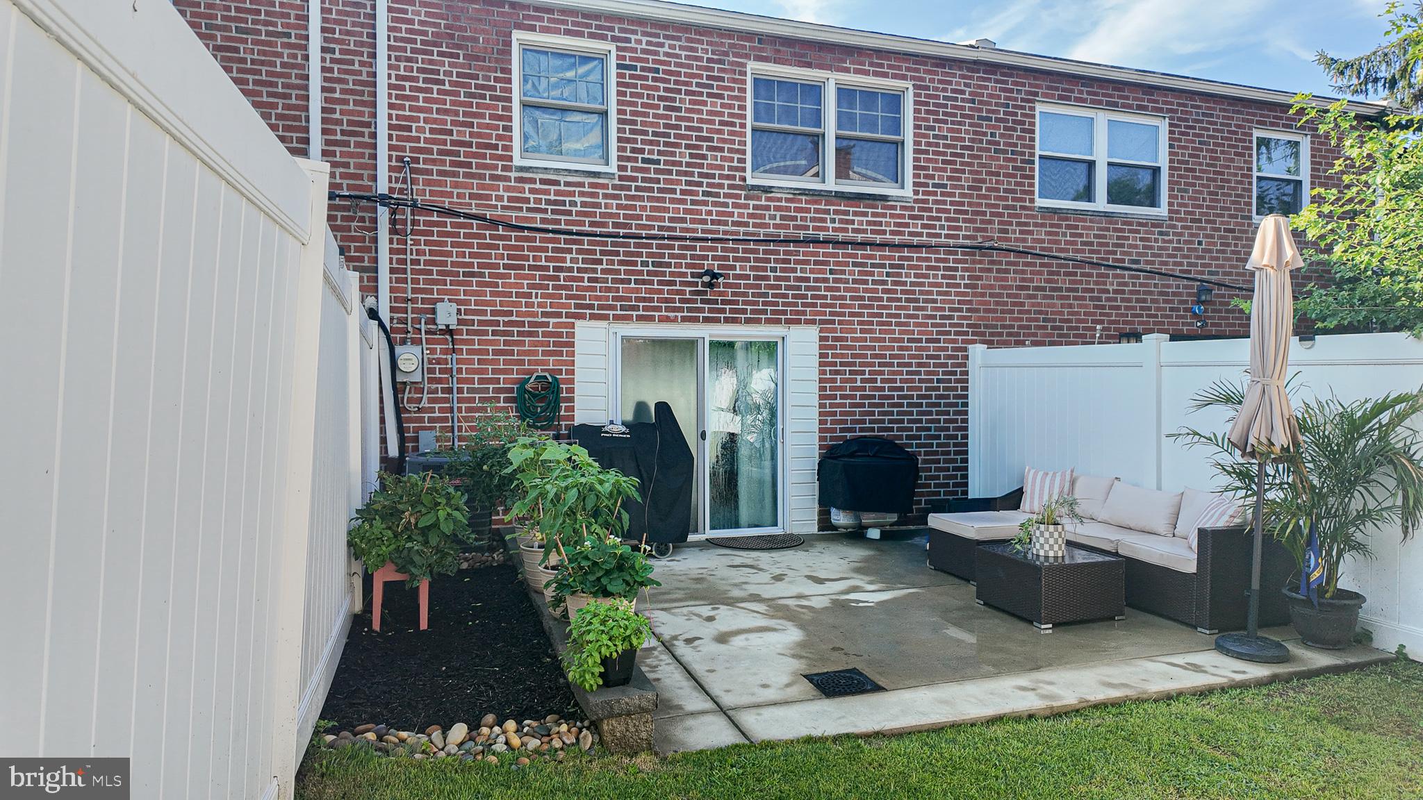 12004 Tyrone Road Philadelphia, PA 19154 - Photo 25 of 28 Charming backyard retreat awaits you.
