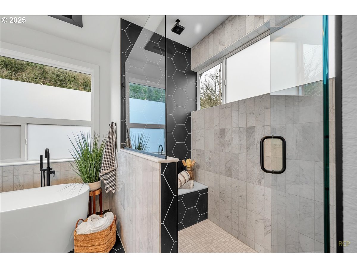 217 Southwest Flower Street Portland, OR 97239 - Photo 33 of 45
