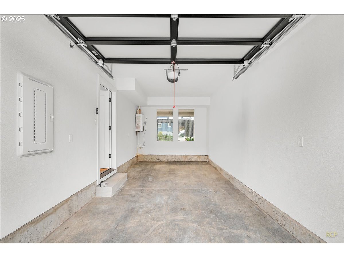 217 Southwest Flower Street Portland, OR 97239 - Photo 40 of 45