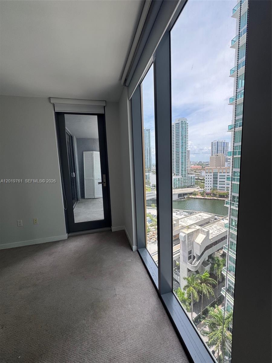 31 Southeast 6th Street, Unit 2004 Miami, FL 33131 - Photo 3 of 16