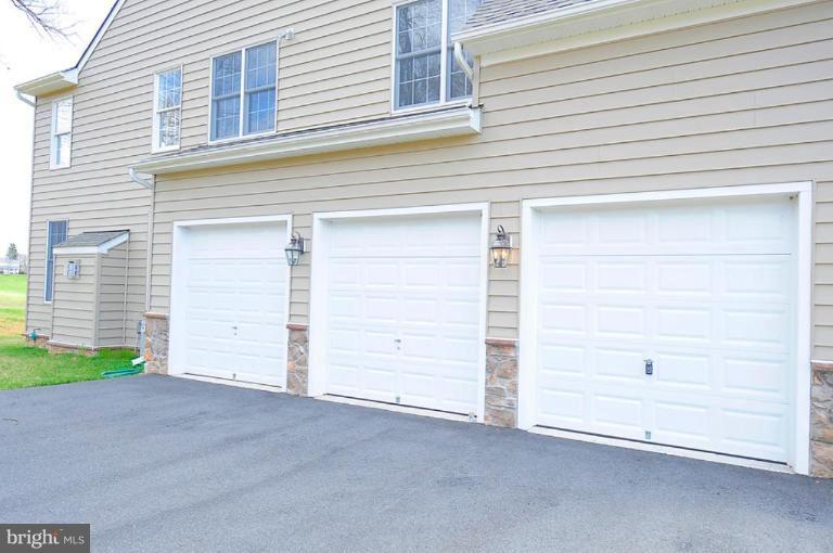815 Coen Road Street, MD 21154 - Photo 21 of 21 Garage 1