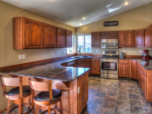 2807 South Chapman Road Greenacres, WA 99016 - Photo 3 of 20