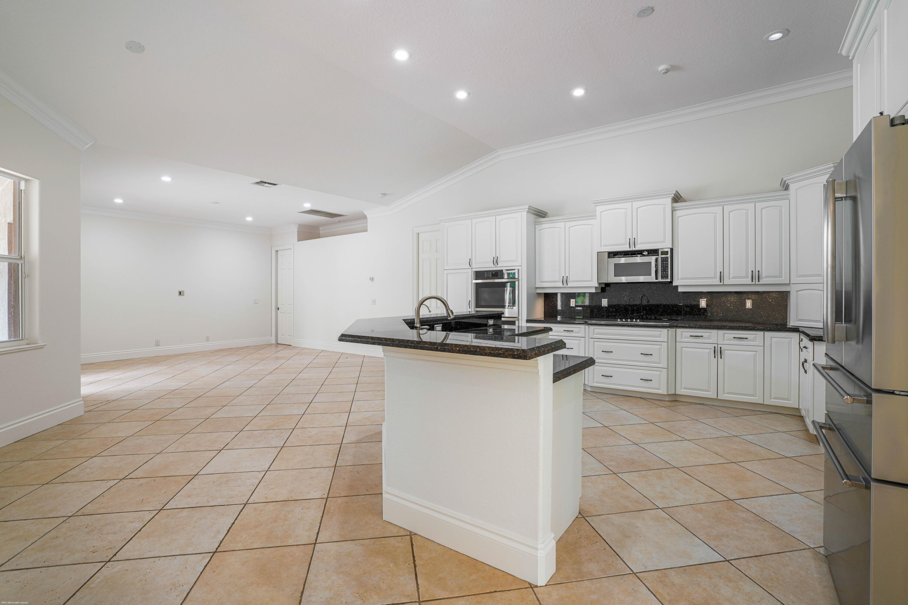2560 Buck Ridge Trail Loxahatchee, FL 33470 - Photo 19 of 65 Kitchen